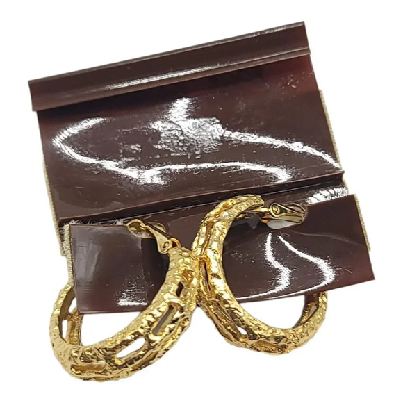 Four Seasons Gold Tone Basket Weave Full Hoop Clip On Earrings - Picture 4 of 4